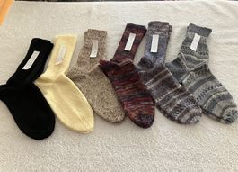 1 Paar neue handgestrickte Socken Nr. 44/45 zur Auswahl
