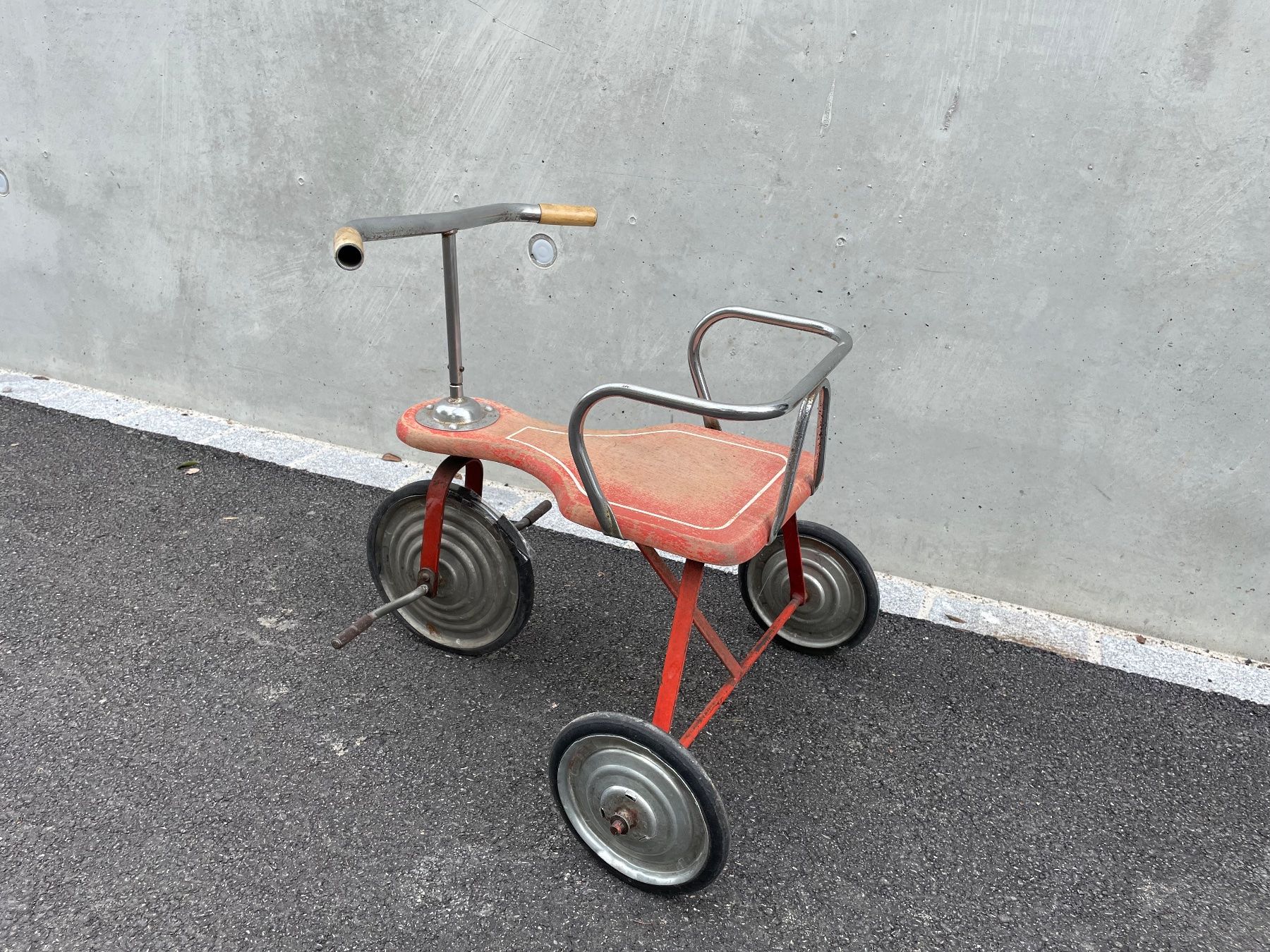 Veicoli per bambini: schönes altes Dreirad – Usato da Neunkirch venduto da autoscooter57 2