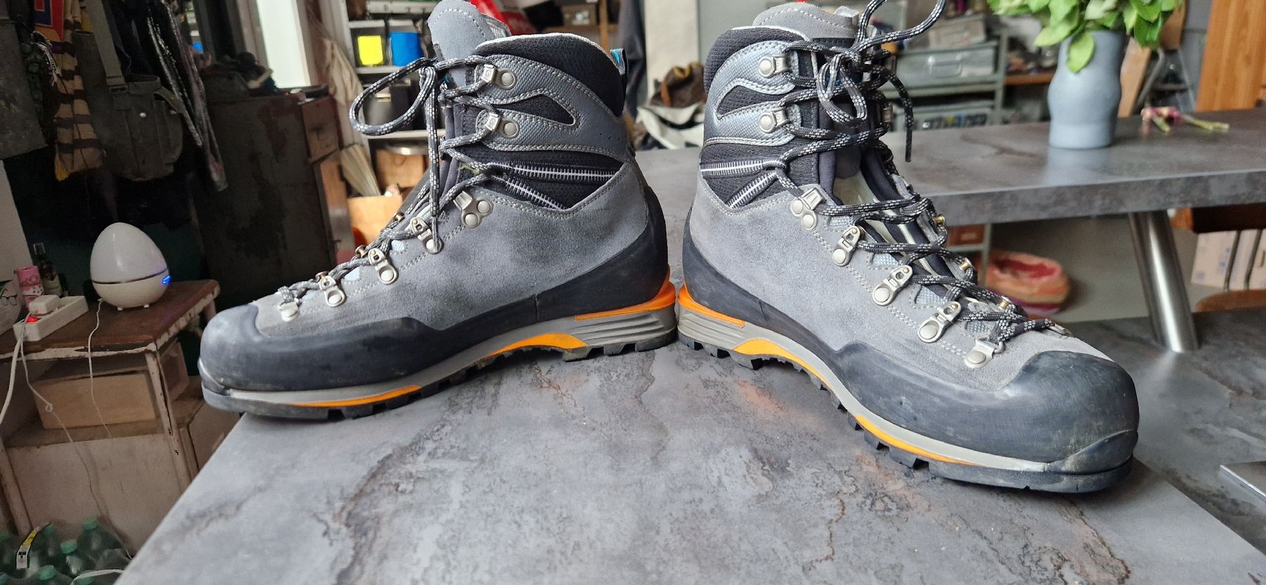 Scarpa Scarpe da uomo: Scarpa Mont Blanc Lite Gr. 42 – Nuovo (secondo la descrizione) da Niedergösgen venduto da Licht-Design 1