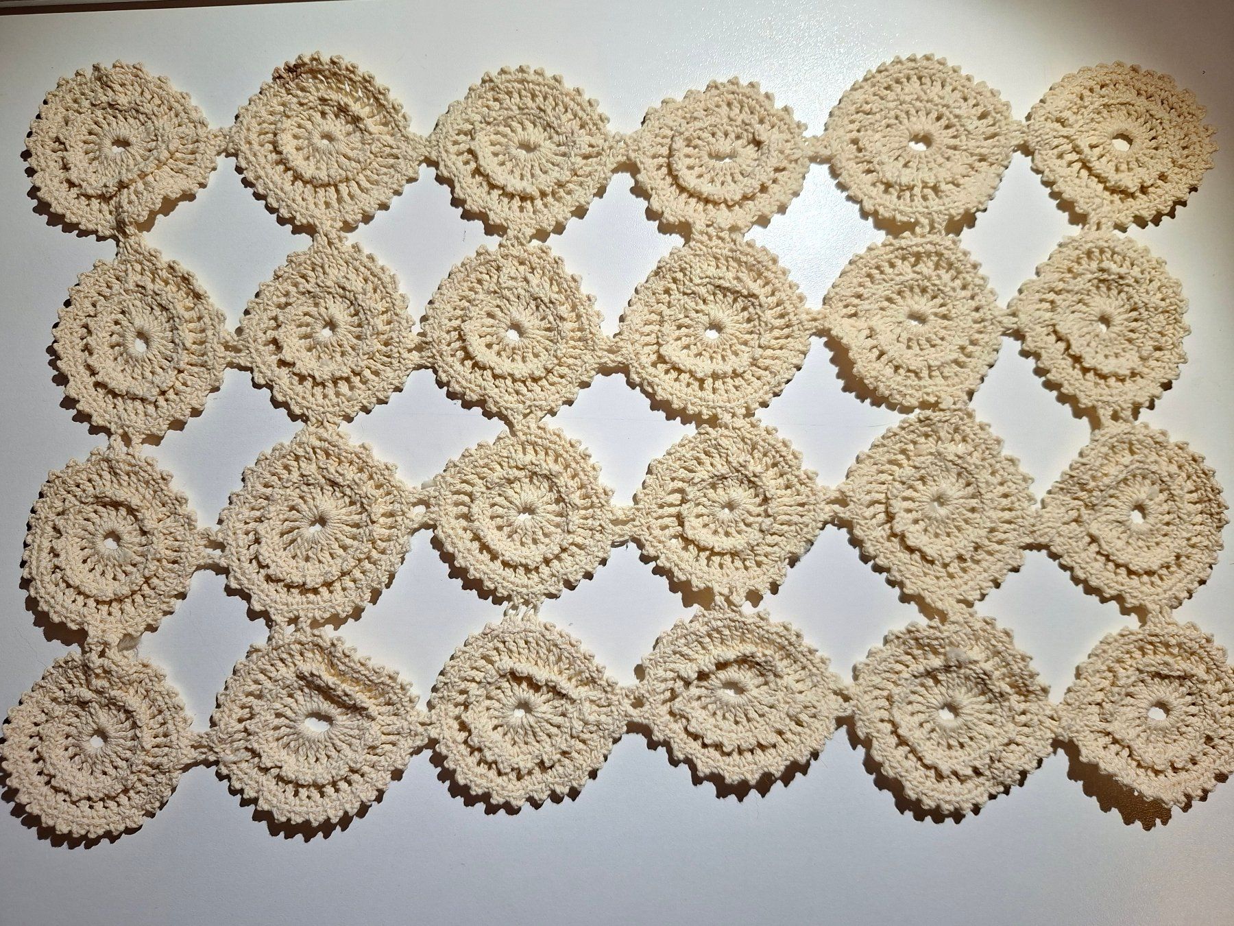Altra biancheria da tavola: Gehäkeltes Deckchen, Handarbeit, Beige, Vintage Look – Usato da Weiningen ZH venduto da Annakatharina