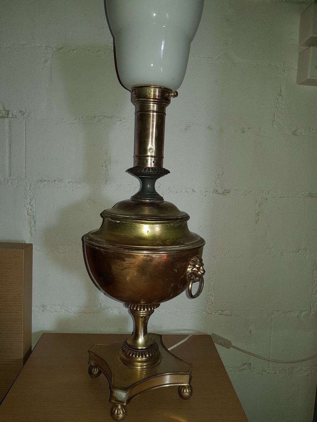 Lampade: Lampe Löwenköpfe antik – Usato da Seedorf BE venduto da Stibutz 3