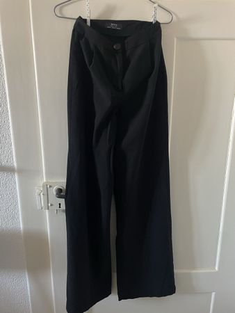 Stoffhose Bershka schwarz