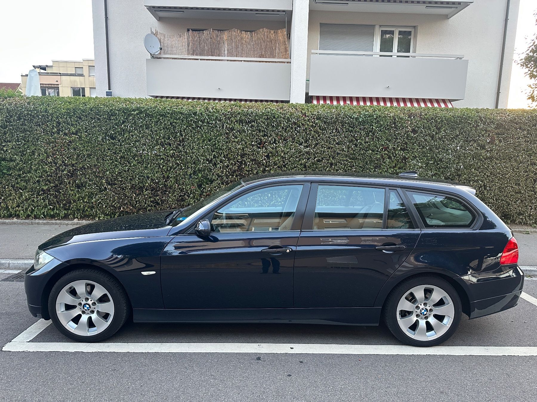 BMW Automobili: BMW 320i mit MFK Automat – Usato da Mellingen venduto da Gili_S 4
