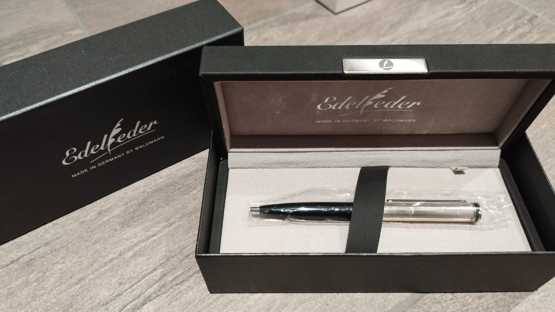 Penna & Evidenziatori: Edelfeder Rollerball Stift - Matura / Bachelor Geschenke – Nuovo e nell'imballaggio originale da Birmensdorf ZH venduto da mani3311 2