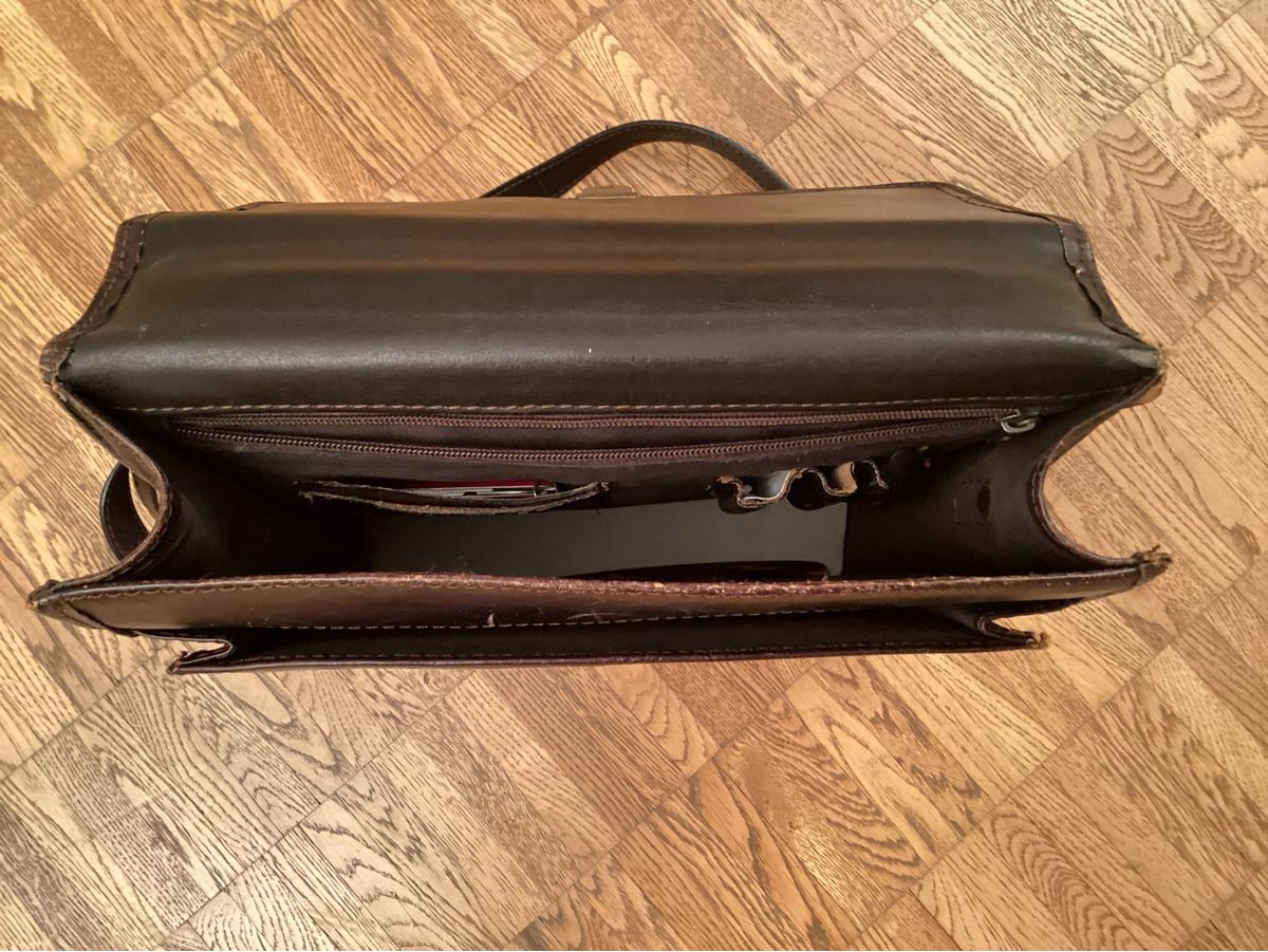 Taschen: Ledertasche braun mit Schultergurt – Gebraucht aus Münchenbuchsee von Brunopatrick 2
