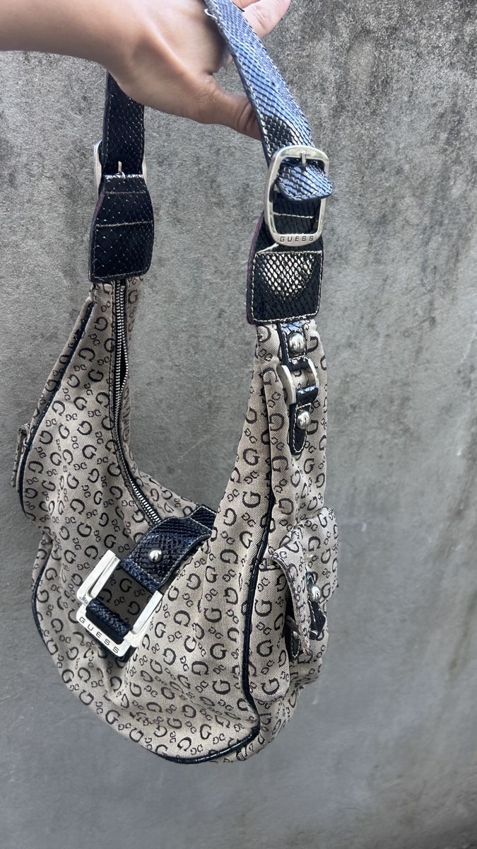 Guess Borse da donna: Guess Handtasche  – Usato da Zürich venduto da Runakaja 3