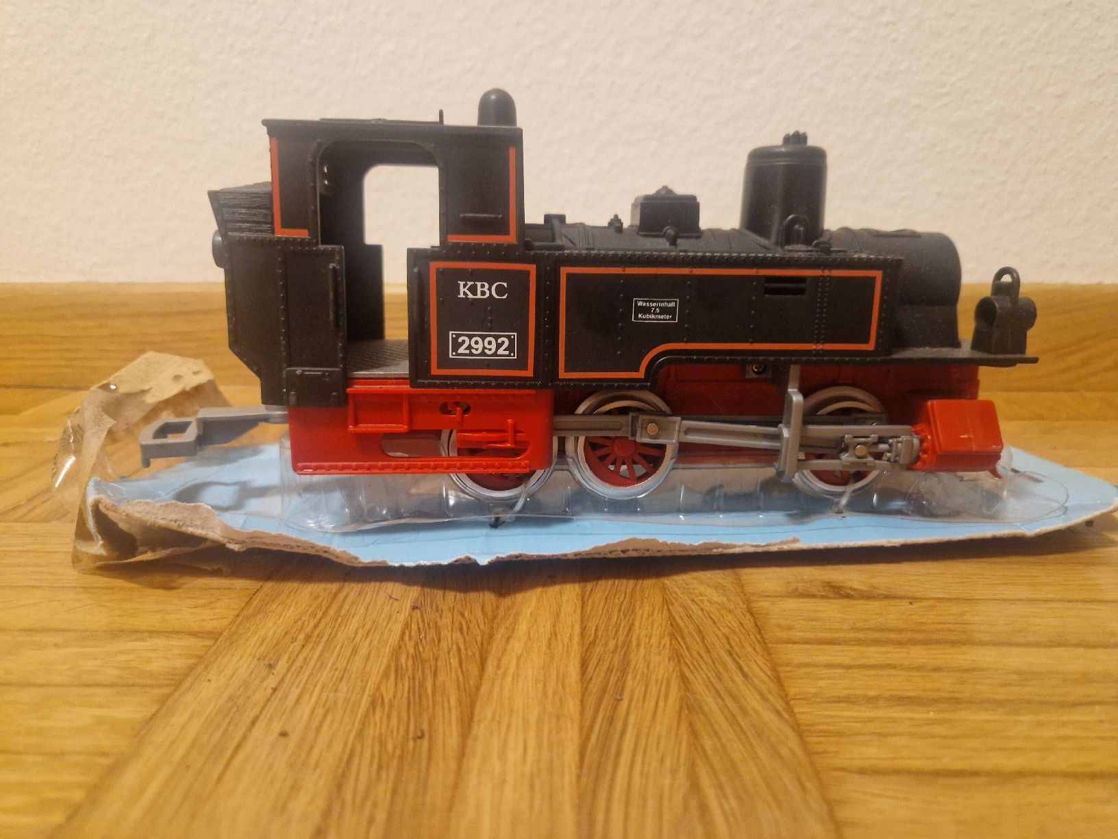 Modellini di ferrovie: Dampflokomotive KBC 2992 Kunststoffmodul – Usato da Berikon venduto da Wiederverwender2024 2