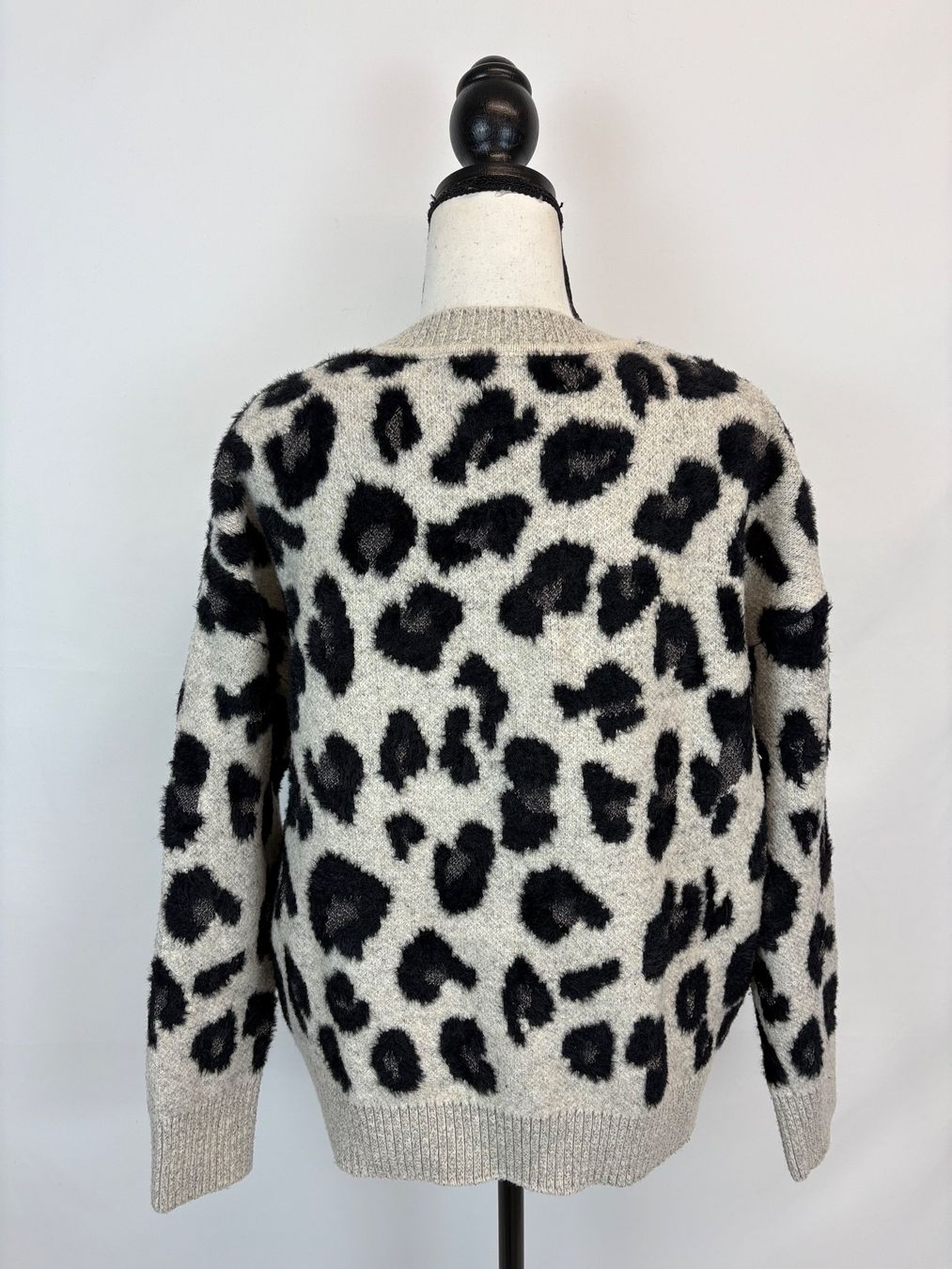 Only Maglioni & Felpe: Only weicher Pullover Leo Print schwarz grau L – Nuovo (secondo la descrizione) da Regensdorf venduto da secondchancefashion 3