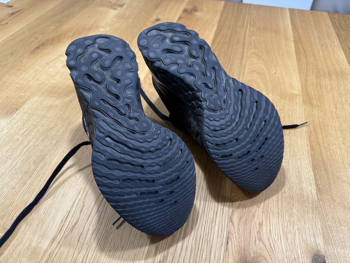 Nike Chaussures hommes: Nike React Infinity Flyknit Laufschuhe Schwarz Grösse 45.5 – D'occasion à Wallisellen par FabianB 2