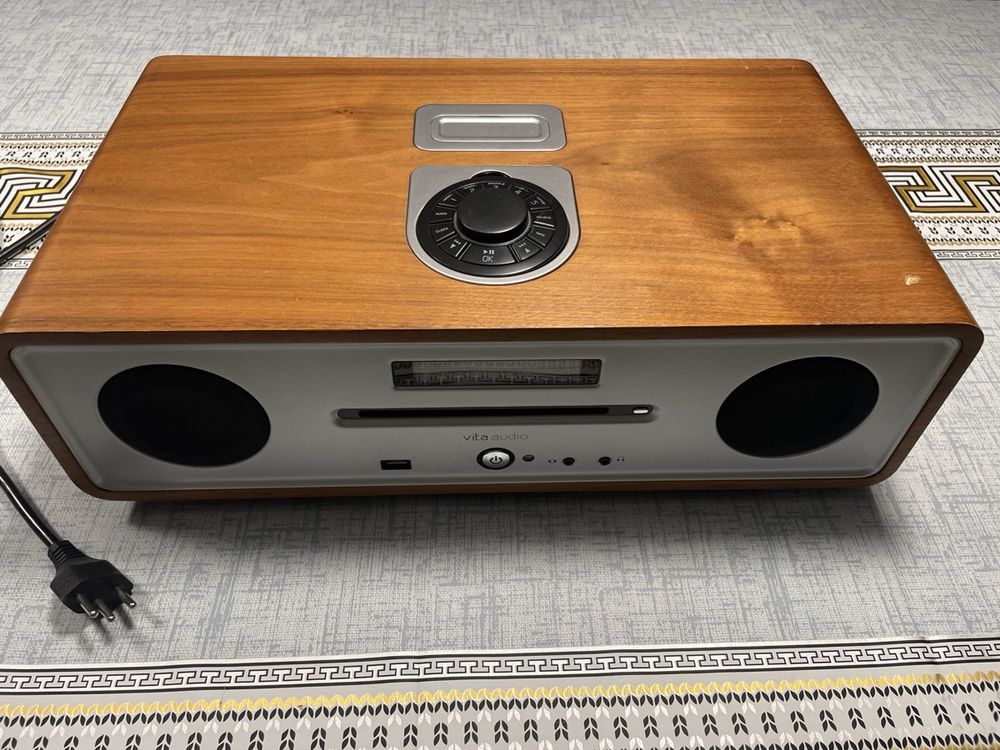 Vita Audio Radio R4, DAB+, UKW, Holzgehäuse (Gebraucht) in Zürich für ...