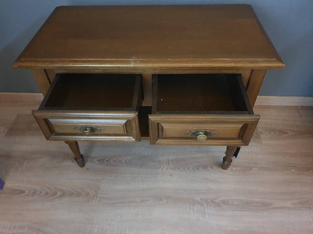 Commodes: Petit meuble ancien – D'occasion à Payerne par dur_6vmz 1