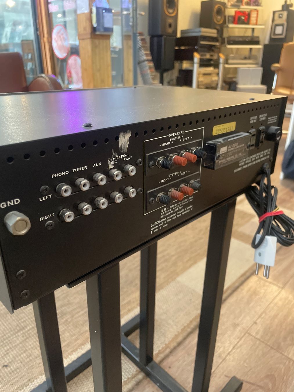 Sansui Amplificatori: Sansui AU-2200 – Usato da Onnens VD venduto da Vintage-Hifi-Store 3
