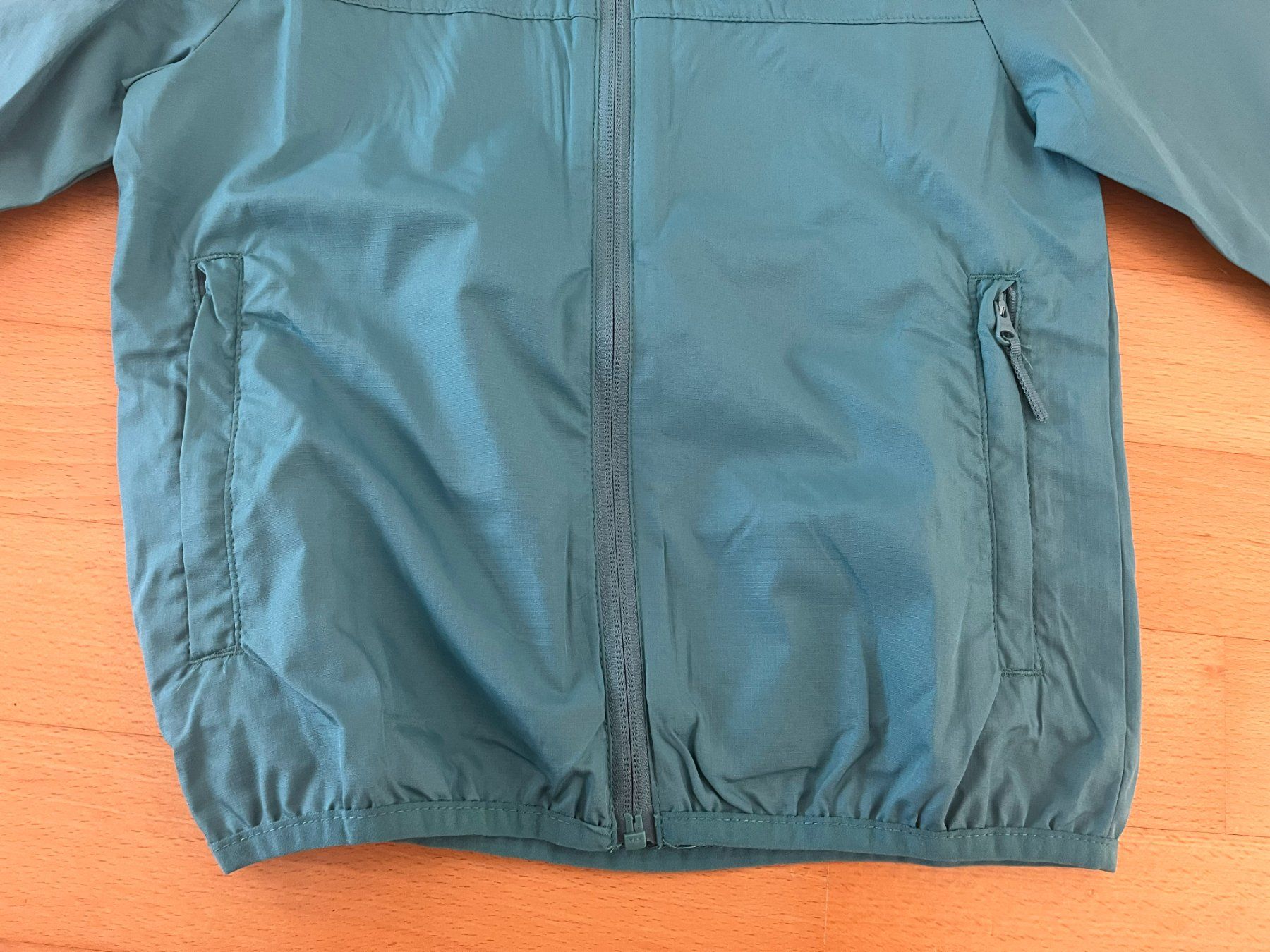 Giacche: Dünne Regenjacke türkis Gr. 122-128 – Usato da Muttenz venduto da Juvenile33 5