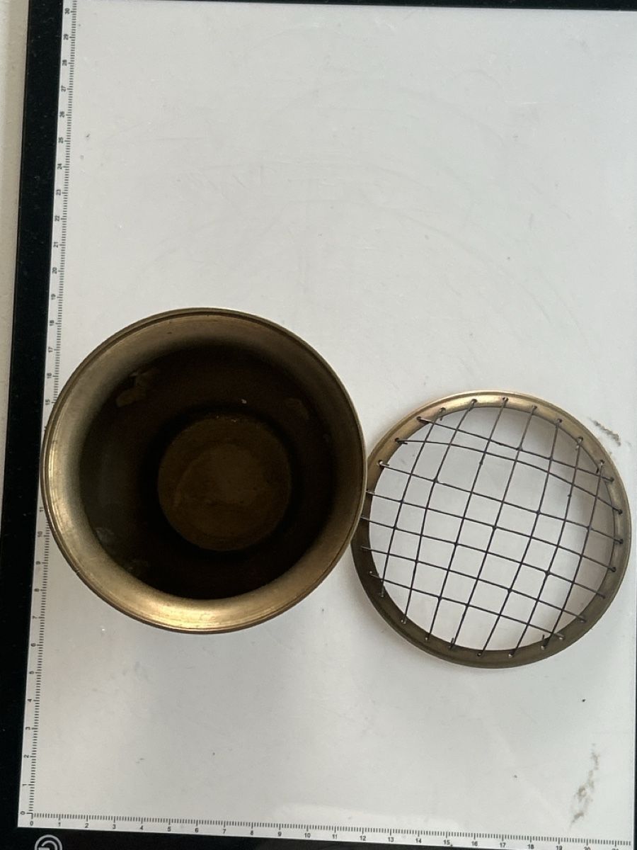 Vasi & Recipienti: Vase mit Gitter aus Messing antik(I10) – Usato da Neuenhof venduto da bro_9zsg 2