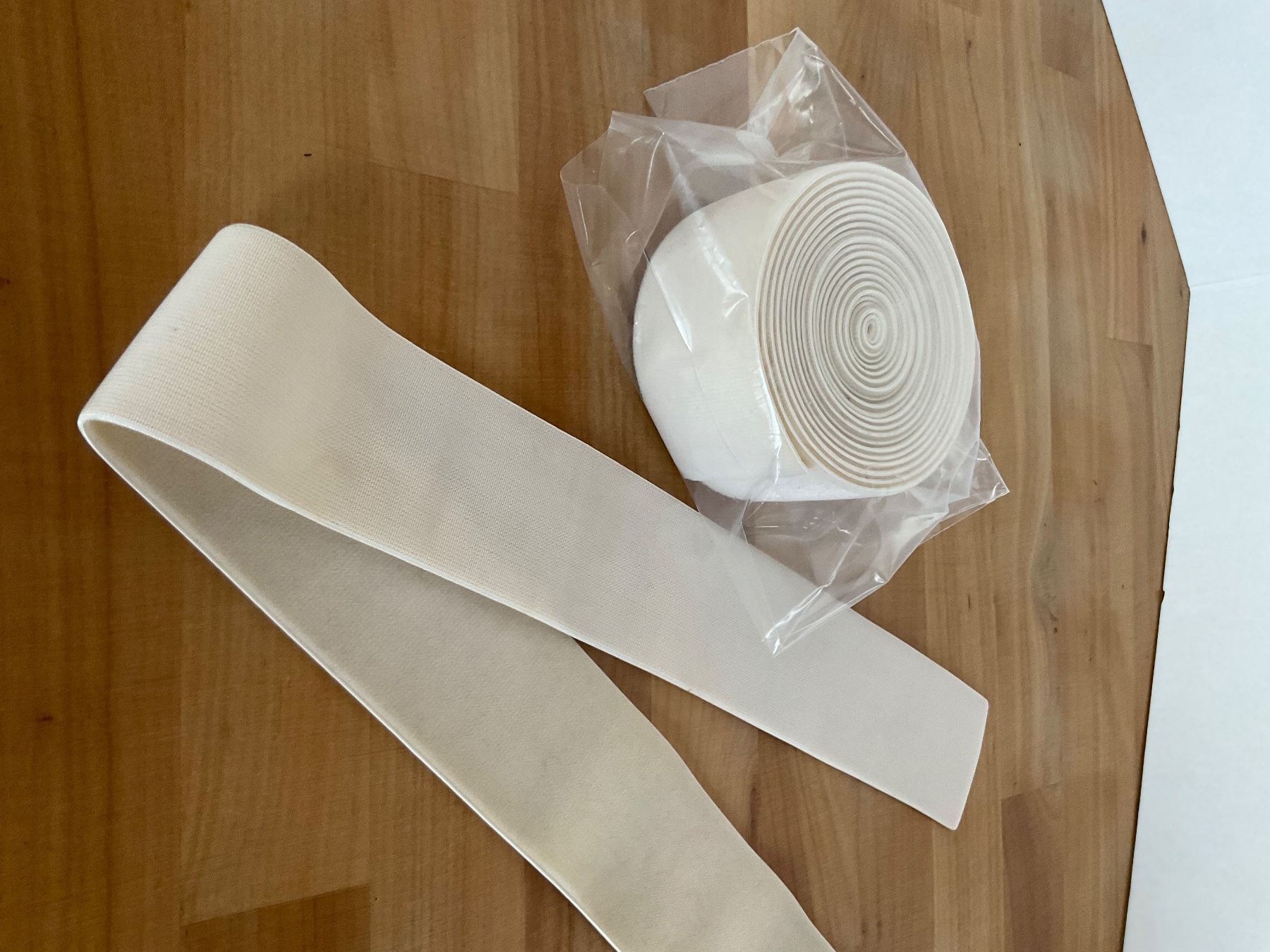 Tessuti: Samtband elastisch egru / 5,2 cm breit / 3 meter lang – Nuovo (secondo la descrizione) da Rümlang venduto da Sambas19