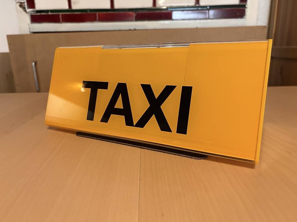 Tutti i DVDs: Insegna TAXI – Usato da Certara venduto da Andy6950 1