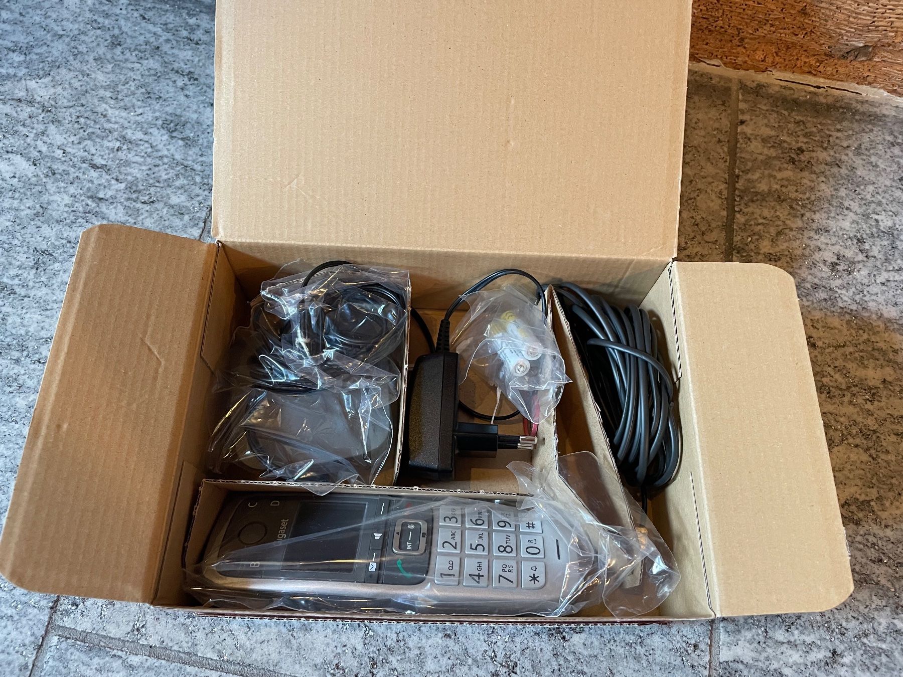 Telefone: Telefon Gigaset E560 HX Universal Handset DECT CAT-iq neu – Gebraucht aus Mollis von cava10 3