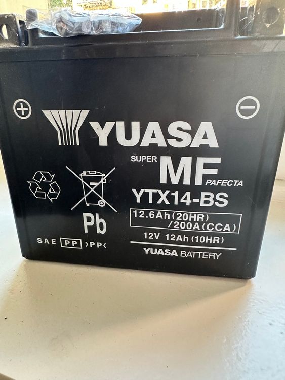 YUASA YTX14-BS Motorradbatterie