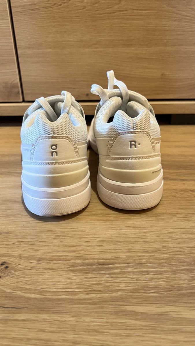 On Chaussures femmes: On Sneaker – Neuf (Voir description) à Luchsingen par luchs.gl 2