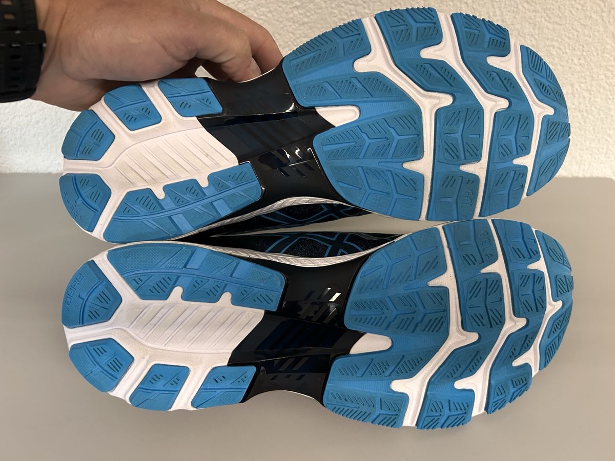 Asics Chaussures hommes: Laufschuhe  – Neuf (Voir description) à Lyss par Werkler77 4