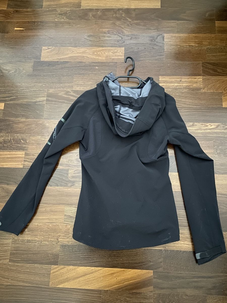Giacche: Salomon Softshell Jacke Gr S – Usato da Horgen venduto da smlecnik78 1