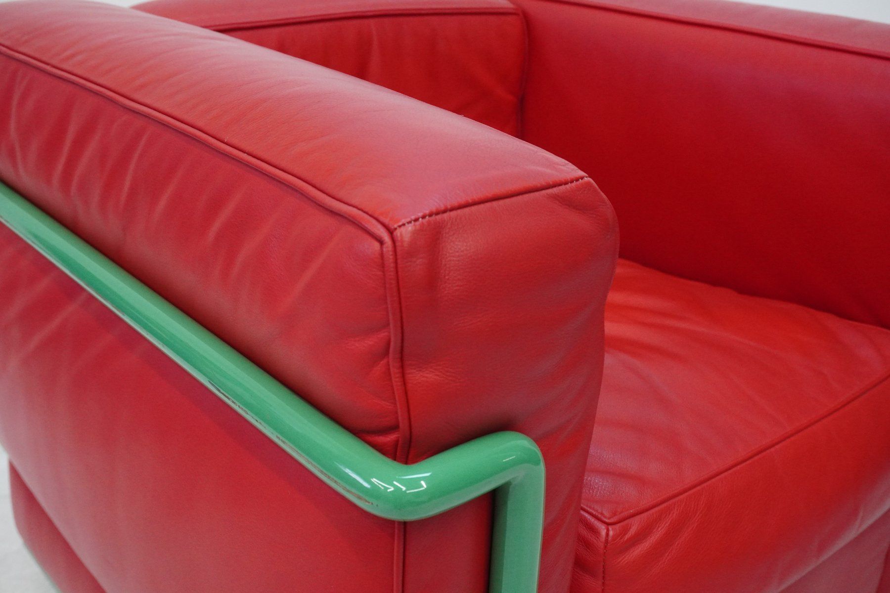 Cassina Sessel: Cassina LC2 Sessel Le Corbusier Leder rot – Gebraucht aus Bad Zurzach von QLASSIQ 5