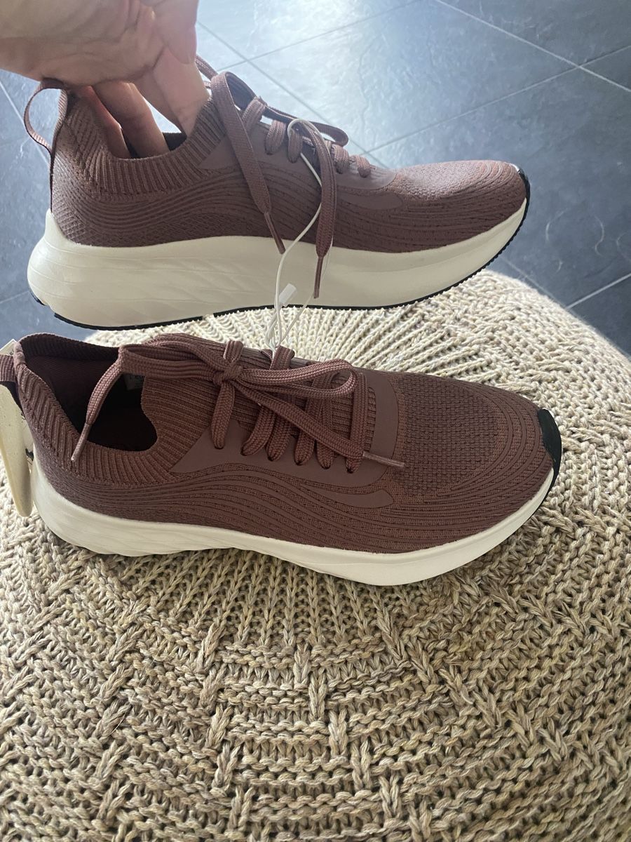 Oysho Damenschuhe: Brand new Oysho trainers – Neu und originalverpackt aus Zug von kse_w9mn 1