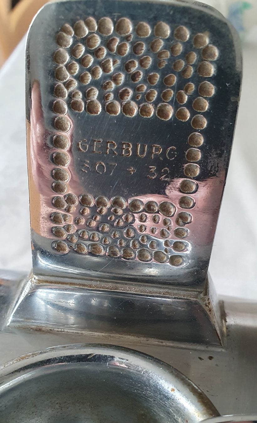 Aschenbecher: Alter Aschenbecher, Pferde-Huf - antik - kurios – Gebraucht aus Kreuzlingen von Rschweiz1 7