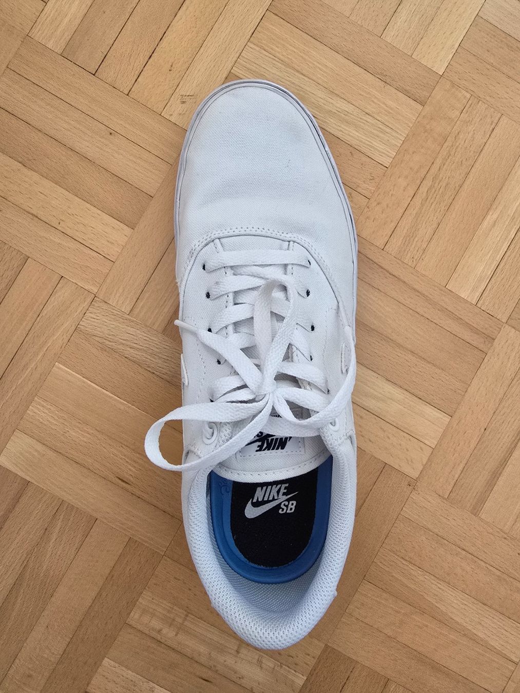 Nike Chaussures hommes: Nike Sneaker Low – D'occasion à Zug par fil_79y6 1