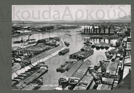 AK sw Basel BS Hafenbecken 1 Kleinhüningen,30 Schiffe ≈1950