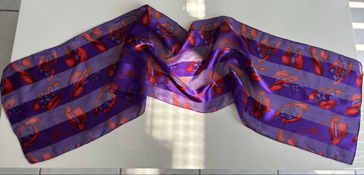 Foulard & Sciarpe: Scarfe purple ladies hat pattern  – Usato da Saland venduto da ele_vc96