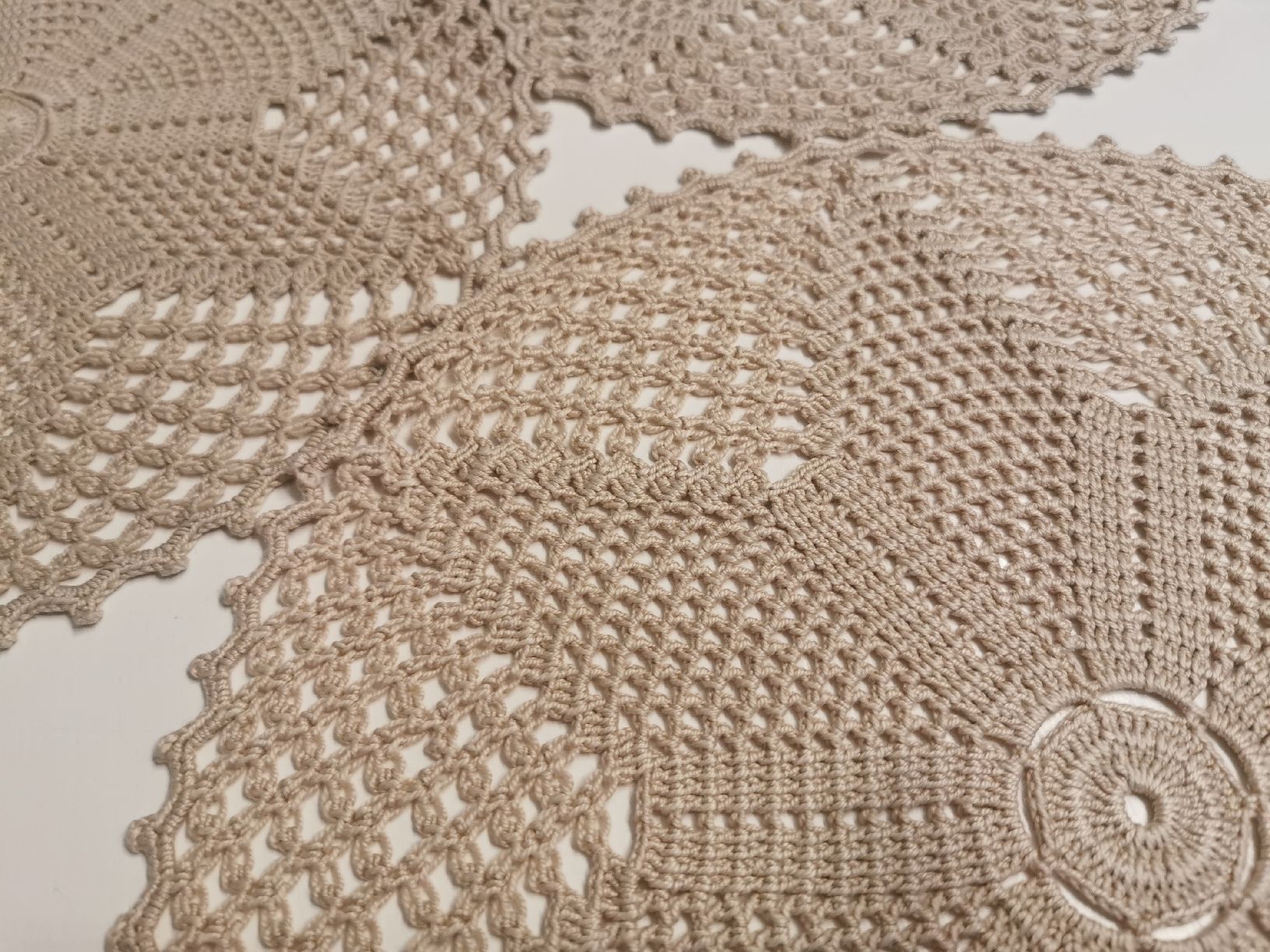 Untersetzer: 3 Tischsets gehäkelt beige NEU Napperon – Neu (gemäss Beschreibung) aus Glattbrugg von riseca 2