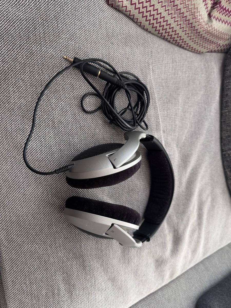 Sennheiser Casques audio: Kopfhörer Sennheiser HD 555 gebraucht mit Kabel – D'occasion à Horw par miminelly 3