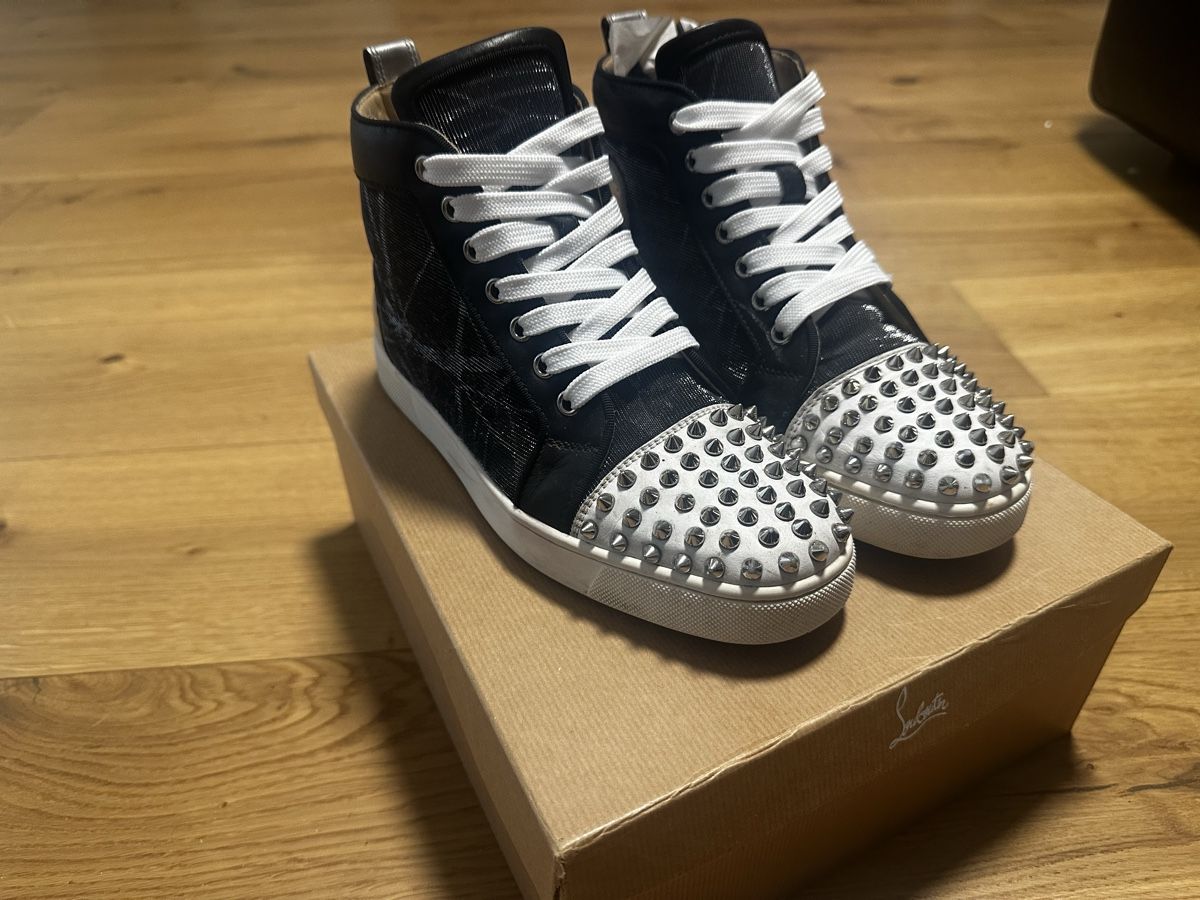 Christian Louboutin Damenschuhe: Christian Louboutin Luo spikes – Gebraucht aus Kreuzlingen von 927572