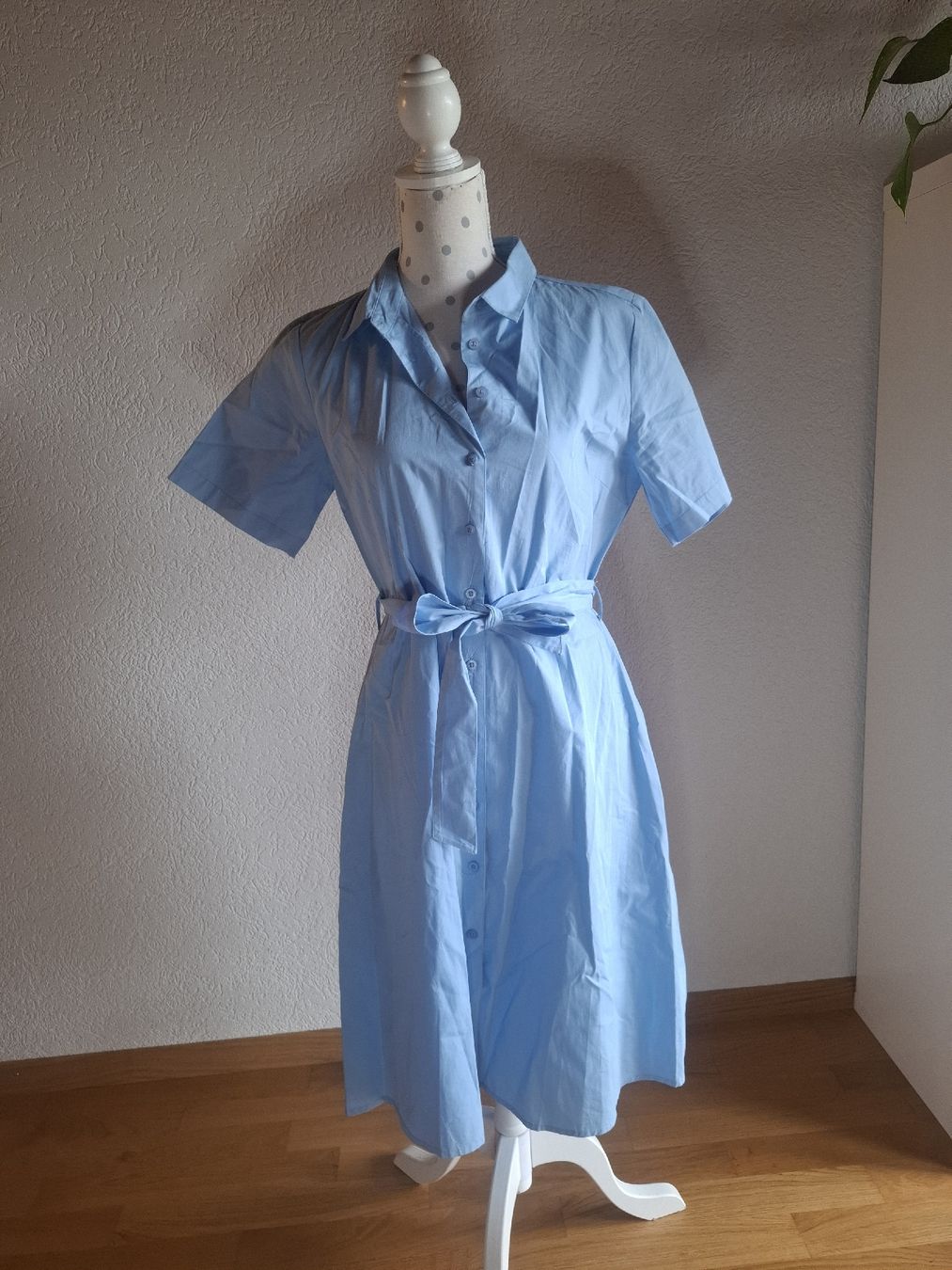 Anouk Robes: Hemdkleid ICHI hellblau mit Bindegürtel guter Zustand – D'occasion à Urtenen-Schönbühl par wirbelwind010