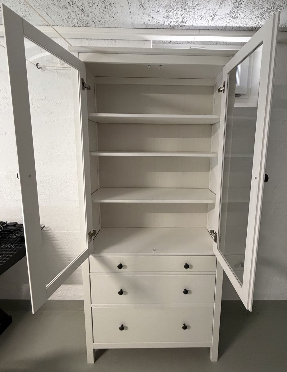 Ikea Vitrines: Vitrine von Ikea – D'occasion à Muri b. Bern par nicoleeva 2