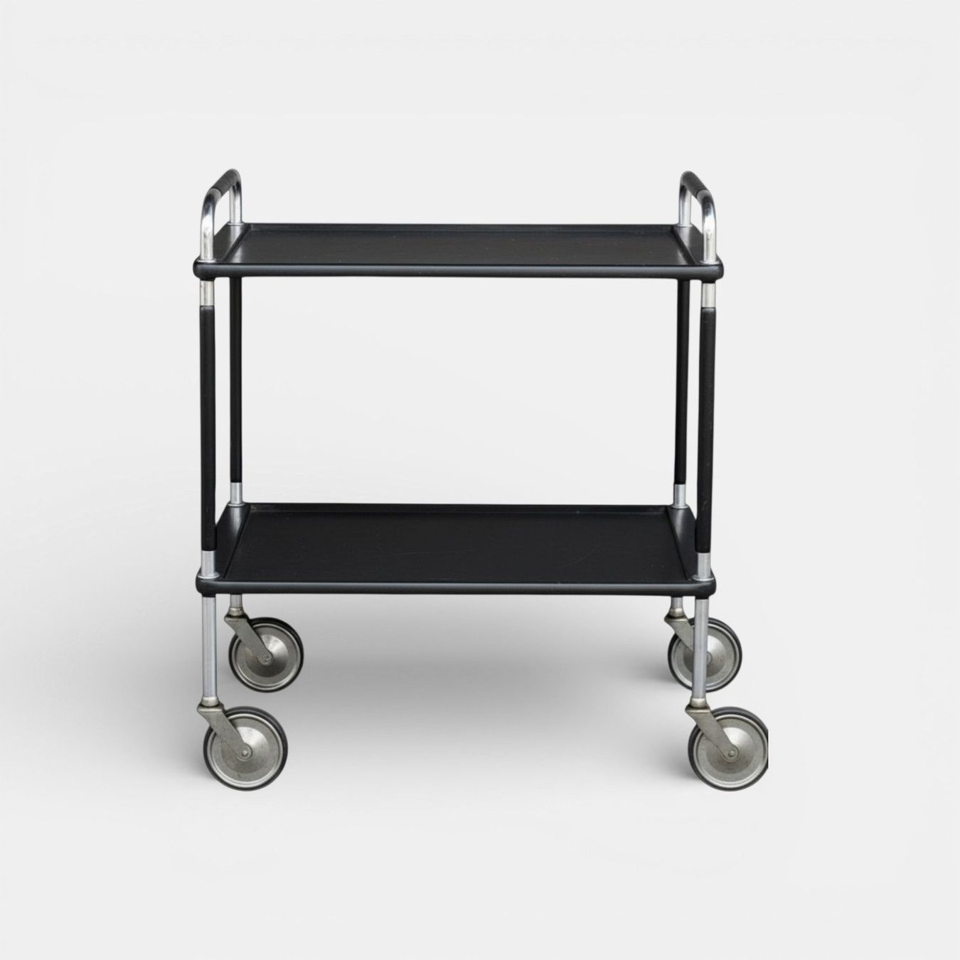 Carrelli di servizio: Servierwagen // Bauhaus Stil – Usato da Schinznach-Dorf venduto da mix