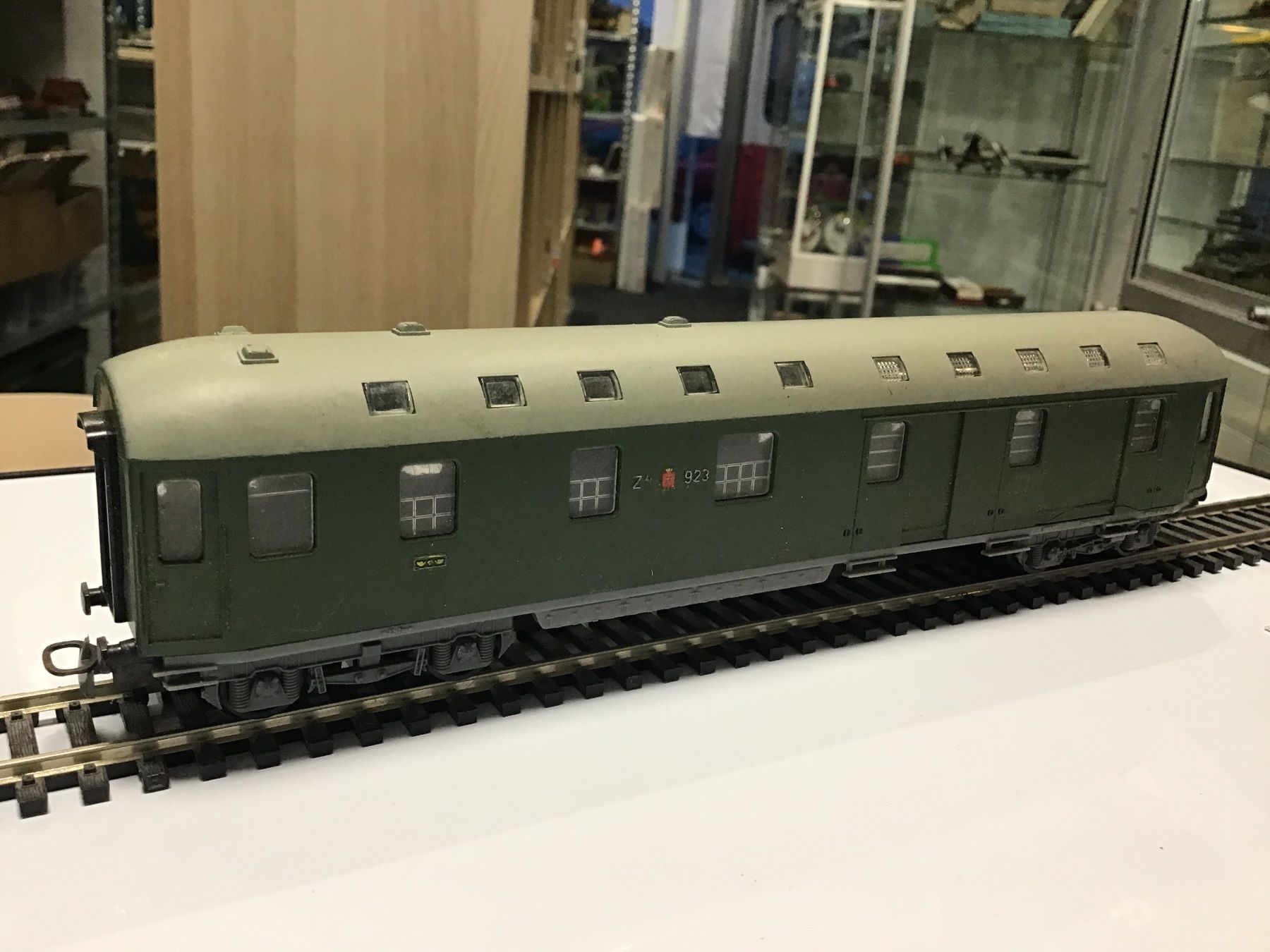 Kleinbahn Modellini di ferrovie: KLEINBAHN H0 SBB Gruener POSTWAGEN – Usato da Männedorf venduto da Modell-Spezialisten 2
