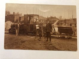 Alte Ansichtskarte Dampflokomotive Baustelle Messgerät