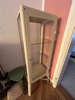 Fabrikör Vitrine beige