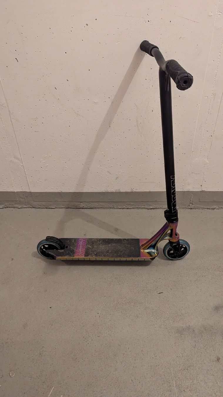 Scooters: Stunt Scooter Blunt Envy Rainbow – Gebraucht aus Bottighofen von _Claudio_