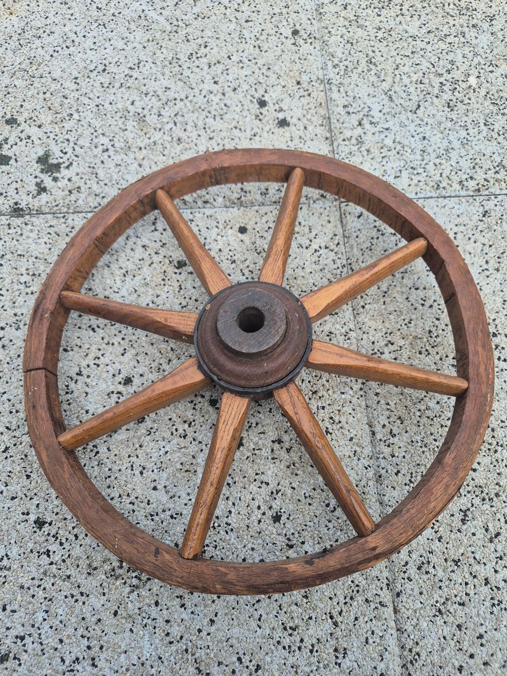 Carriole: Roue de charrette ancienne en bois massif - Déco Rustique – Usato da Delémont venduto da isa_z6dl 1