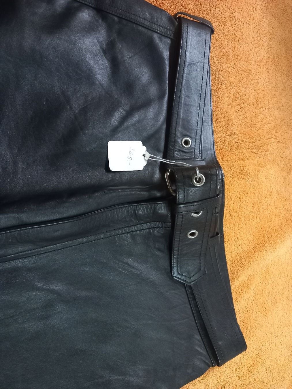 Pantaloni: Damen Lederhose Grösse 32 Fabrikneu – Nuovo e nell'imballaggio originale da Hochwald venduto da motowear-secondhand 2