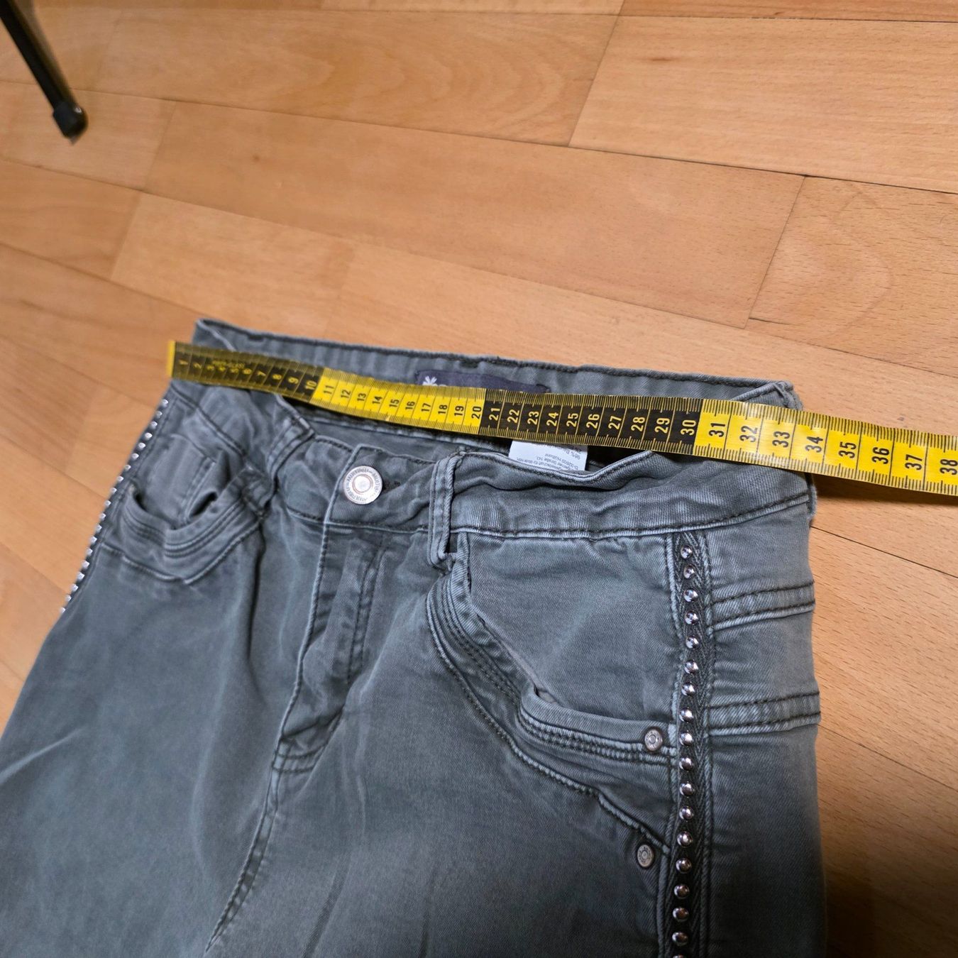 Jeans: Multiblu Jeans mit Nieten olive Gr. 38 – Usato da Wald ZH venduto da CapLux 4