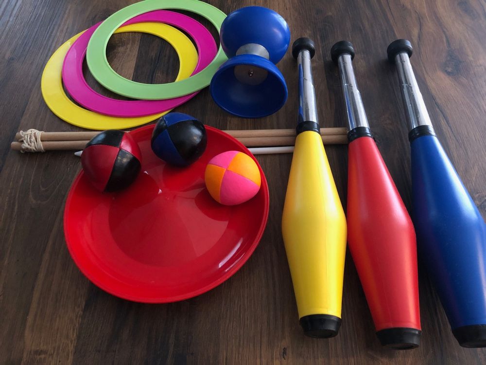 Diabolo Jonglier Set mit drei Lagern für Kinder und Erwachsene