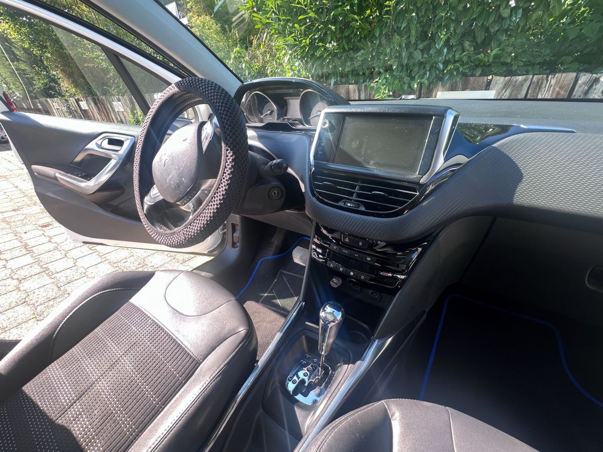 Peugeot Automobili: Peugeot 2008 – Usato da Bonstetten venduto da Swag77 2