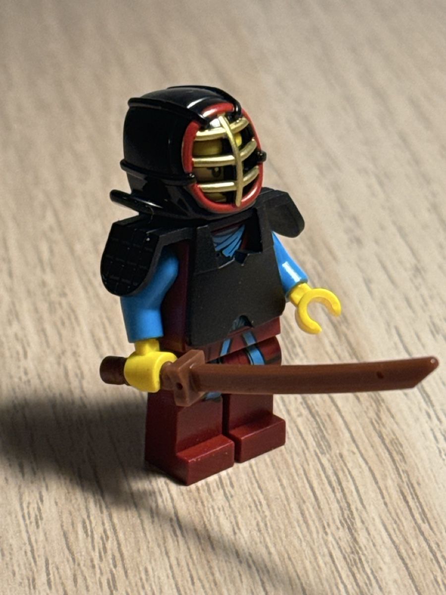 Lego Statuette: Lego Minifigur Kendo Kämpferin – Usato da Neuhausen am Rheinfall venduto da mic_m9bp