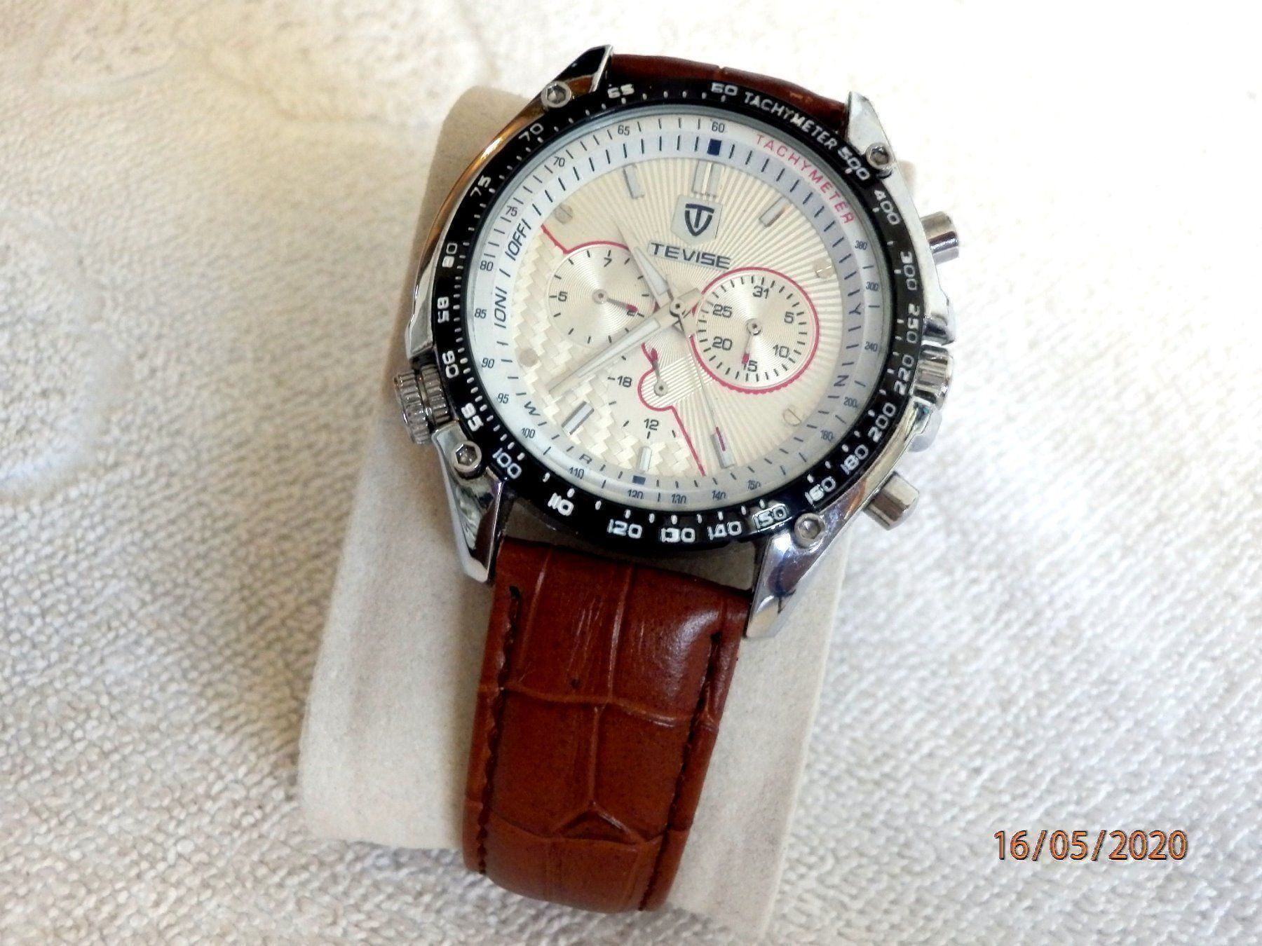 Uhren: Chronograph, Tevise, 42mm mit viel Deko. – Gebraucht aus Ueberstorf von dinbau
