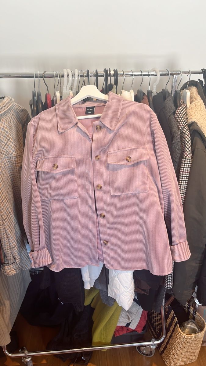 Only Vestes: Cordhemd Rosa Grösse M Gebraucht – D'occasion à Ostermundigen par Laariinaa