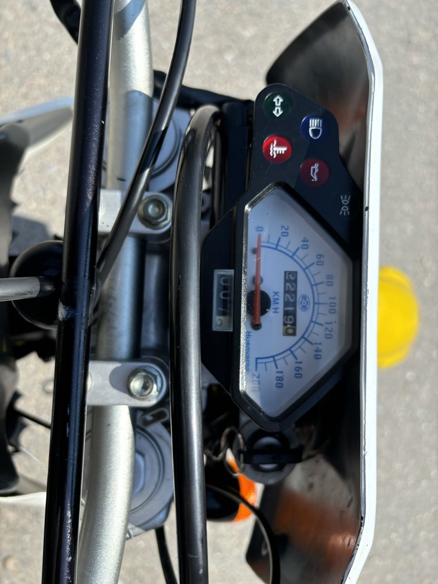 Husqvarna Strada: Husqvarna SM 125 2-Takt – Usato da Menznau venduto da Nav6 6
